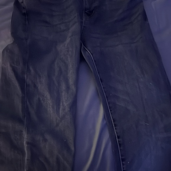 i’m selling jeans - Picture 1 of 1